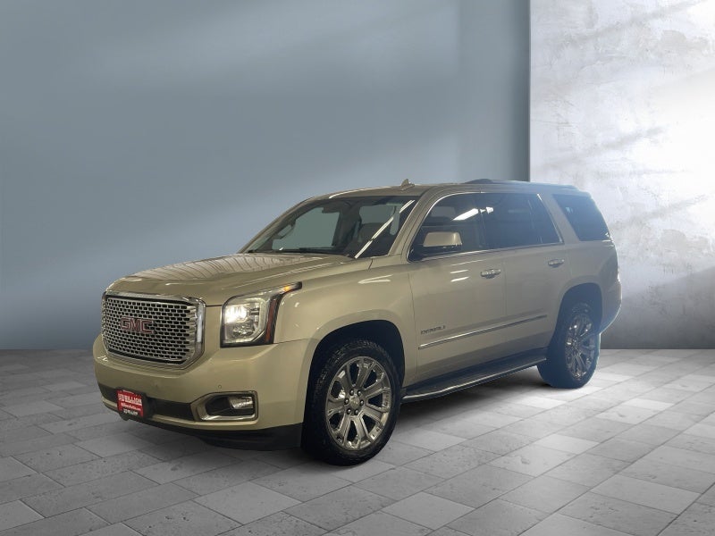 2016 GMC Yukon Denali in Sparkling Silver Metallic — front three-quarter view