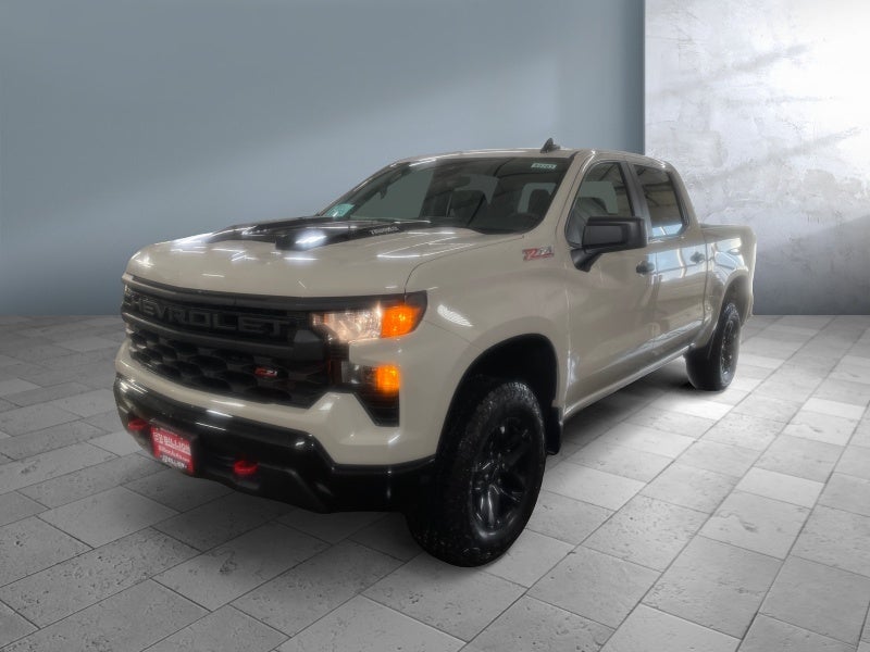 2026 Chevrolet Silverado 1500 Custom Trail Boss in White Sands — front three-quarter view